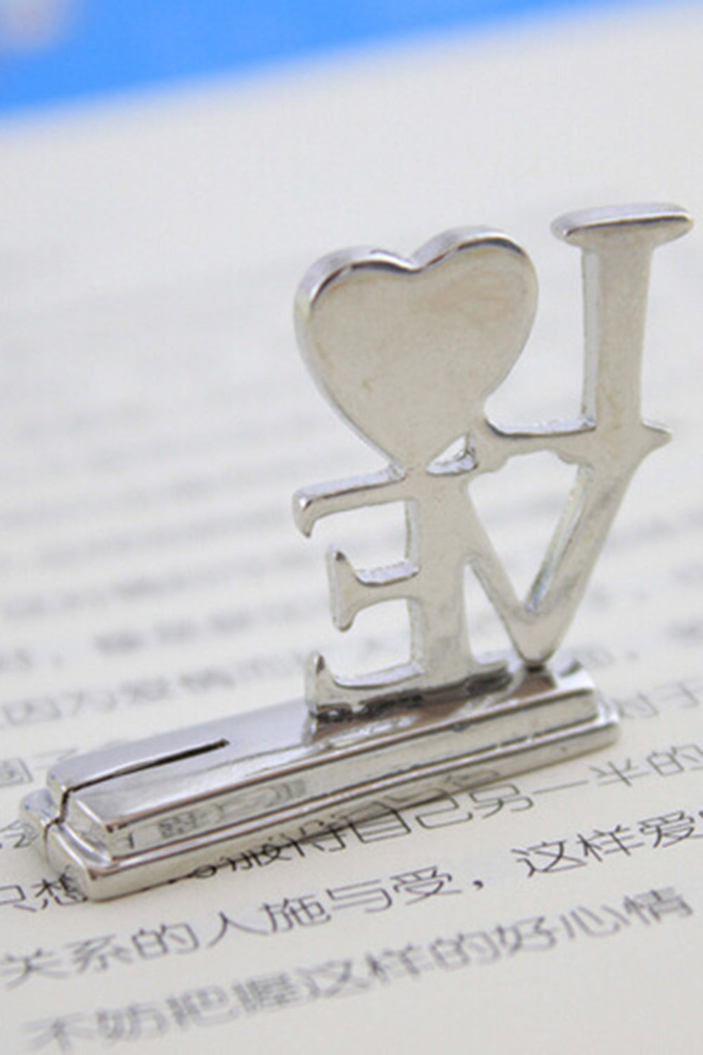 Stylish LOVE Silver Place Card Holder