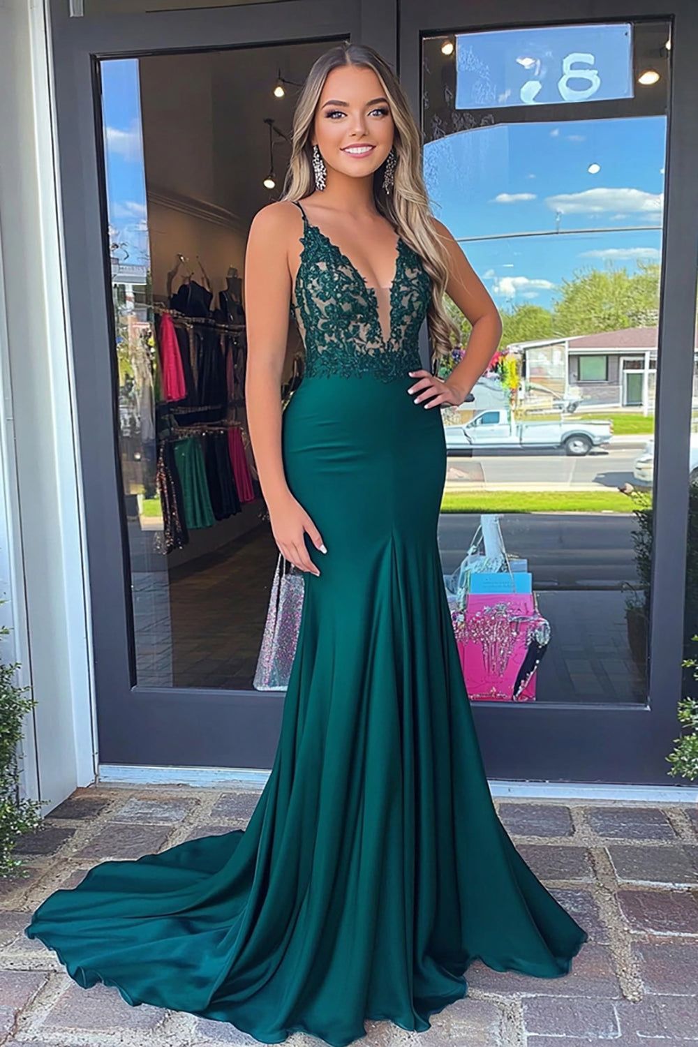 Dark Green V Neck Sheath Sweep Train Prom Dress with Lace Applique