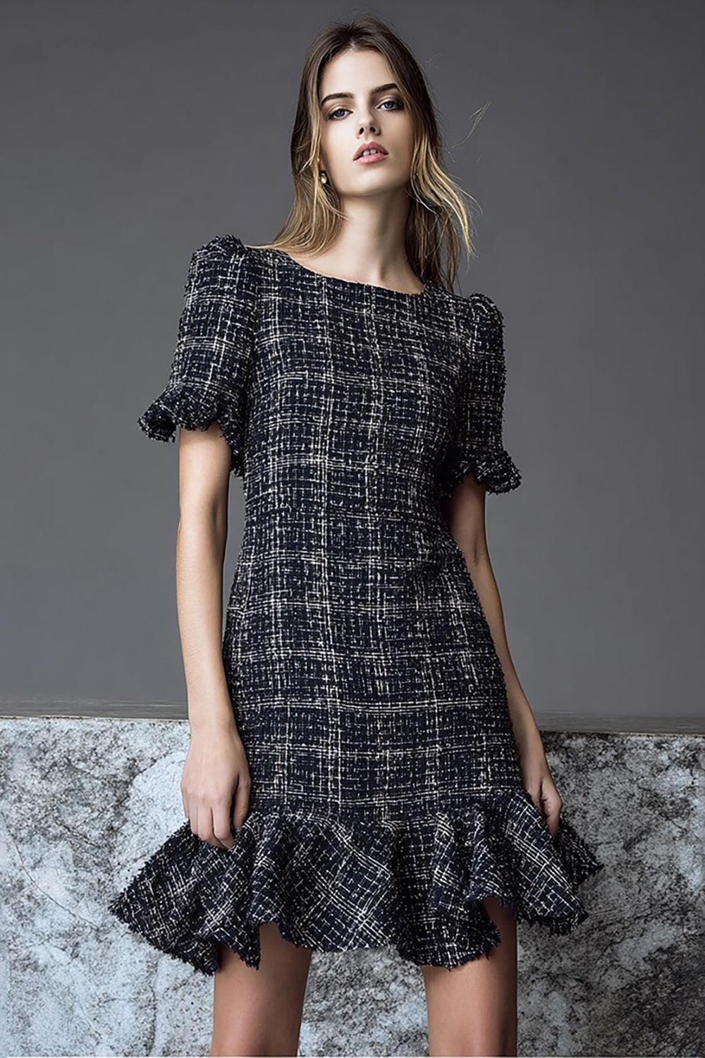 Black Plaid Tight Boat Neck Short Tweed Outfits with Ruffles