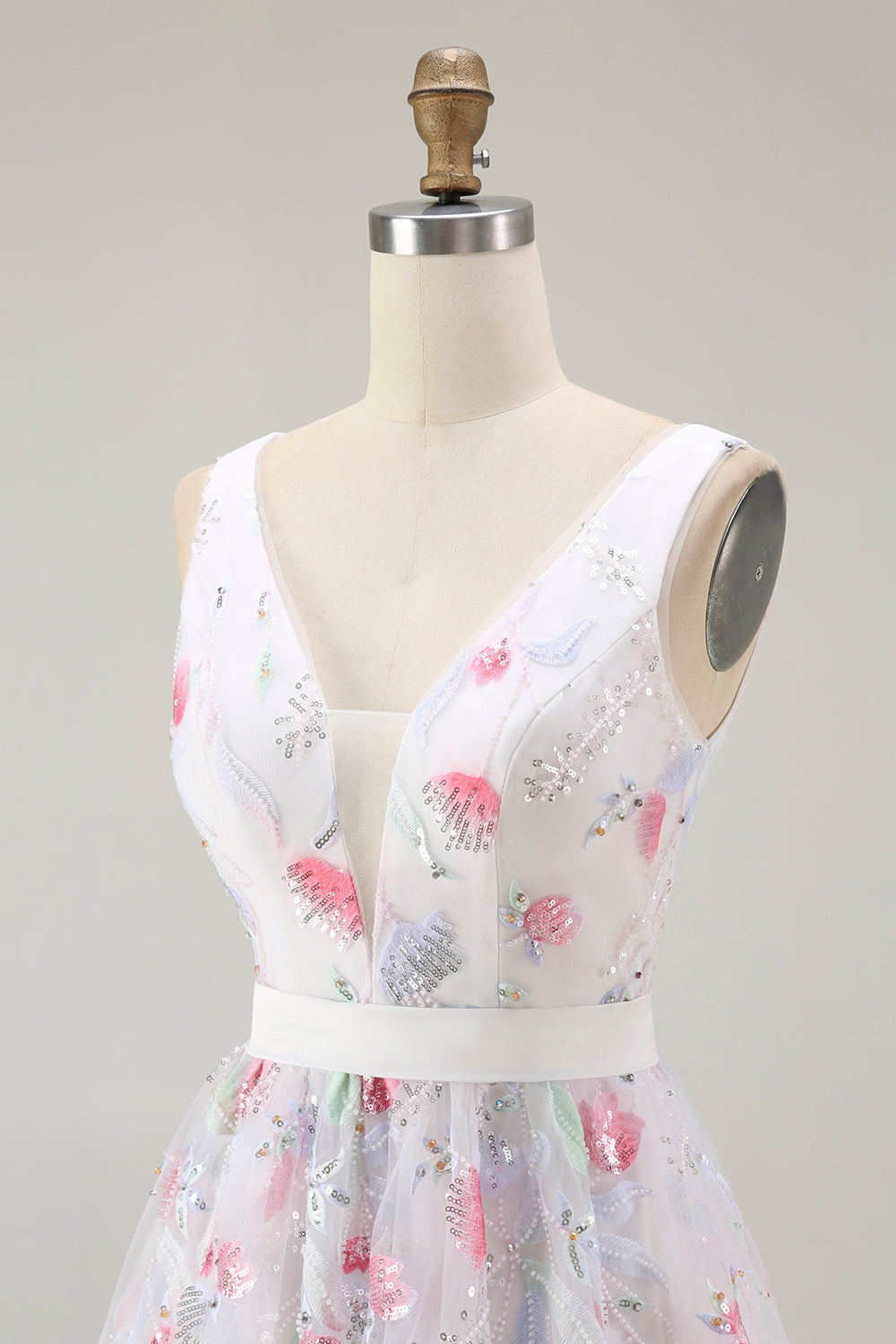 Sparkly White A Line V-Neck Short Cocktail Dress with Sequins