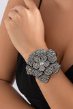 Sparkling Rhinestones Camellia Collar