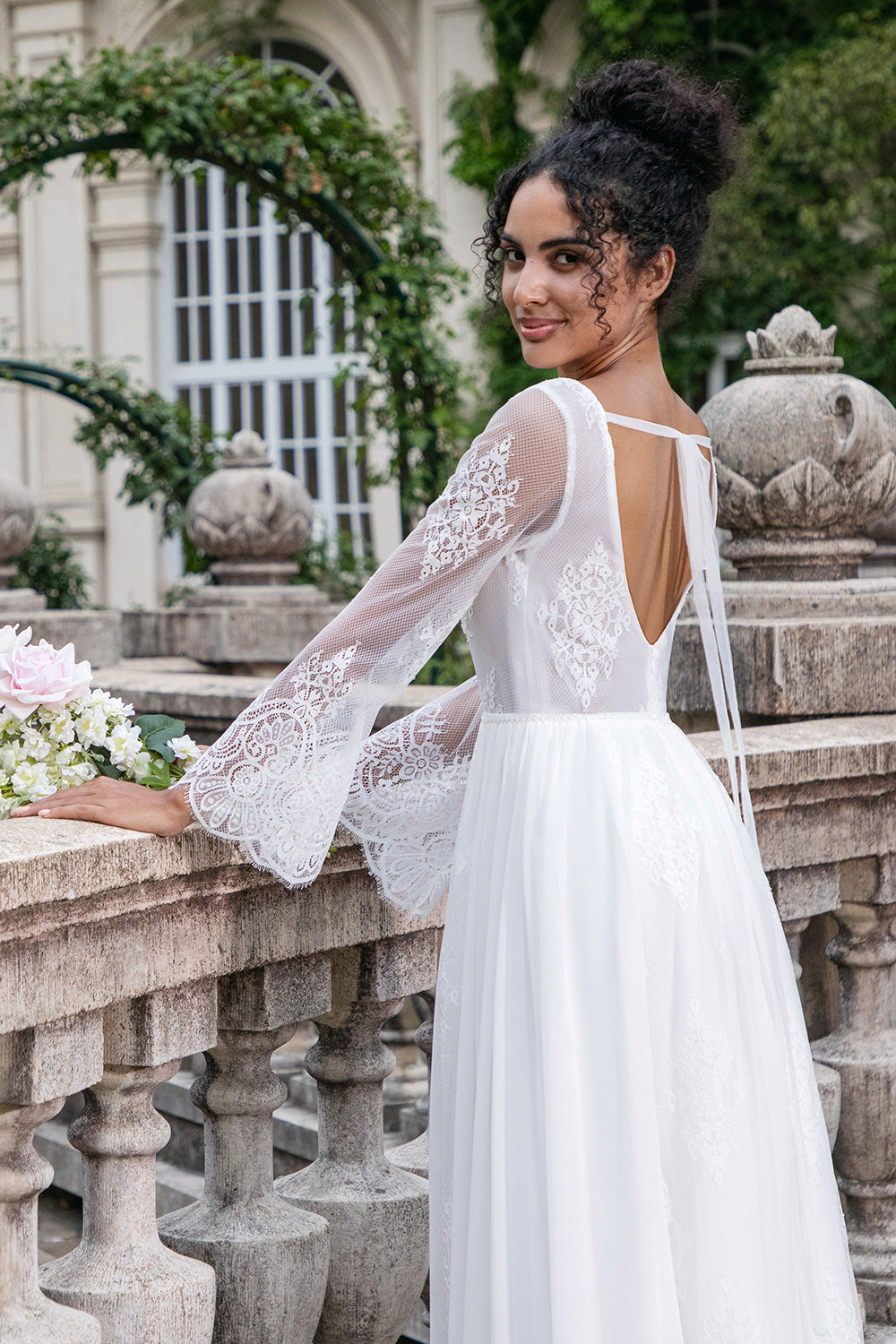 Leely Women White Wedding Dress with Lace Appliqued A Line V Neck Long Sleeves Beach Boho Bridal Dress leelyuk Leely Women White Wedding Dress with Lace Appliqued A Line V Neck Long Sleeves Beach Boho Bridal Dress leelyuk