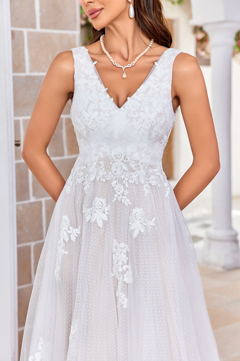 Leely Women Apricot Tulle Sweep Train Wedding Dress with Lace V-Neck A-Line Bridal Dress leelyuk Leely Women Apricot Tulle Sweep Train Wedding Dress with Lace V-Neck A-Line Bridal Dress leelyuk